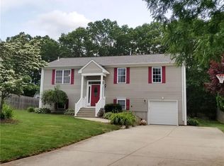 32 Remington Farm Dr, Coventry, RI 02816