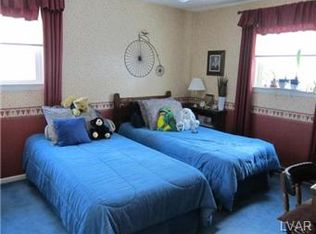 3306 Lord Byron Dr, Bethlehem, PA 18017