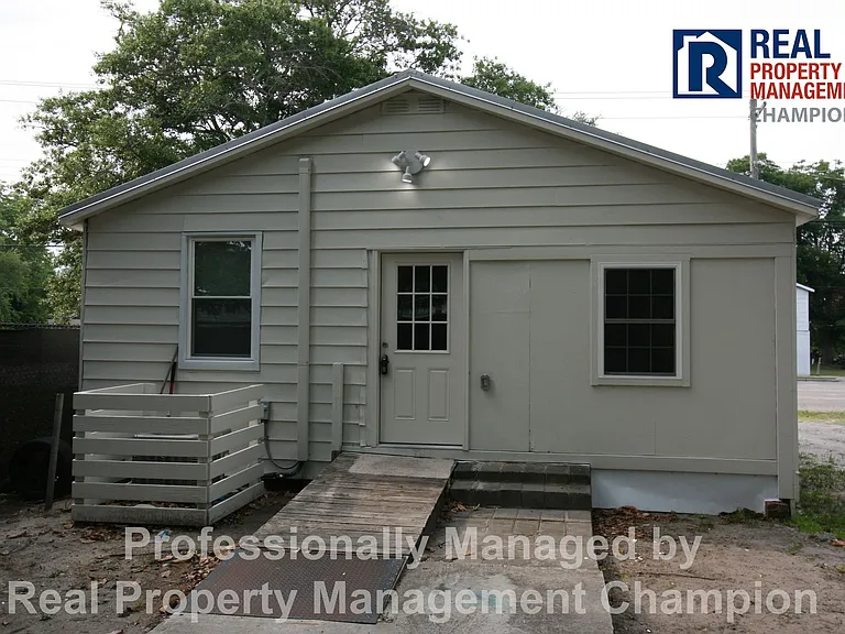1206 Dawson St — Photo 17