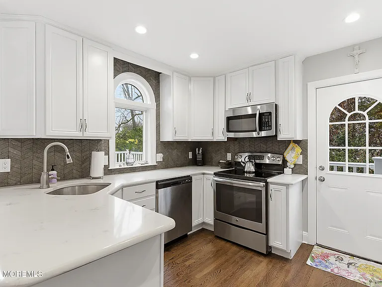 96 Lake Shore Dr — Photo 12