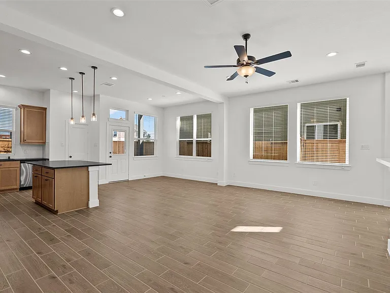 4931 Carranza Ct — Photo 17