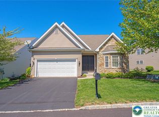 5010 Valley Stream Ln #90, Macungie, PA 18062
