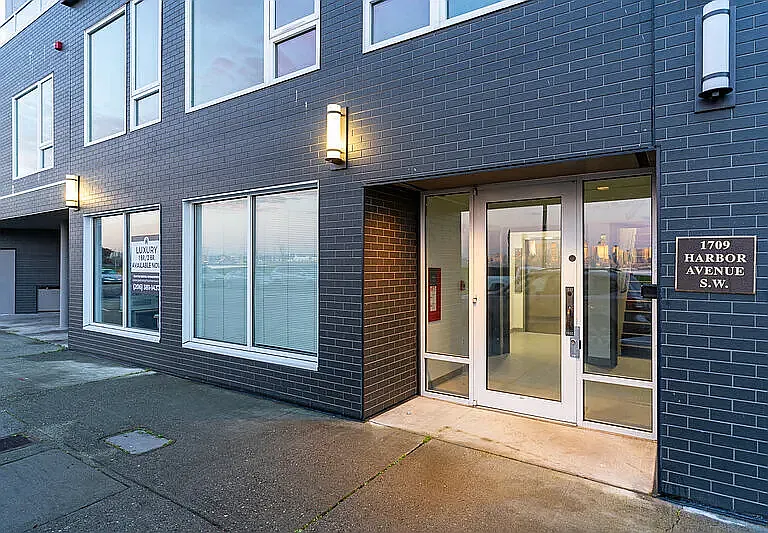 17XX Harbor Ave SW #303 — Photo 7
