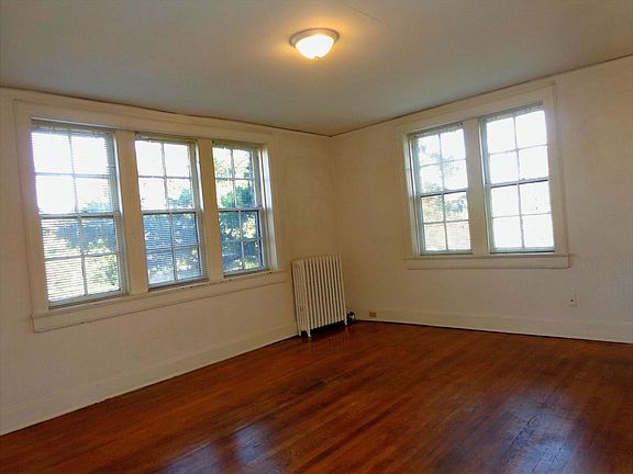 4th image of 901-905 W Shirley Ave #A5