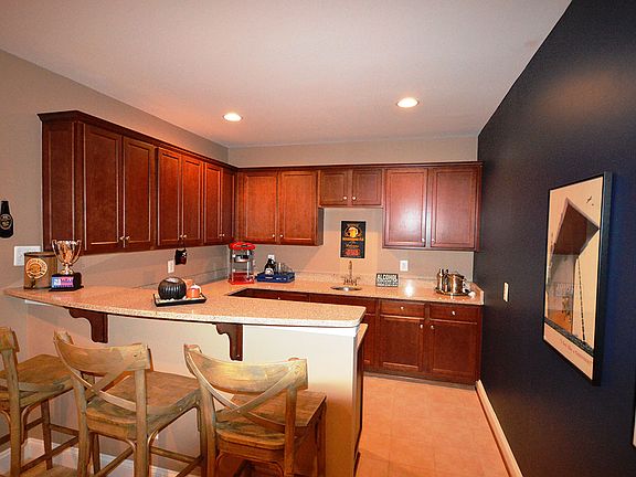 2nd image of 42790 Macauley Pl