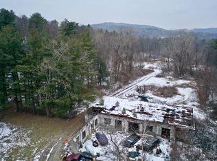 Loumar Ln, Troy, NY 12182