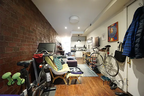 Rented by Rennit Inc. | media 4