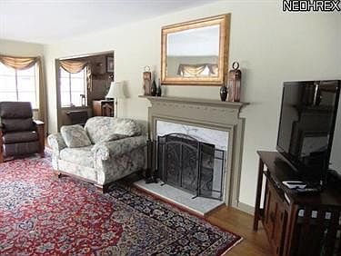 3rd image of 18016 Parkland Dr