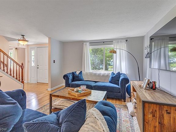4th image of 24000 Amesbury Dr