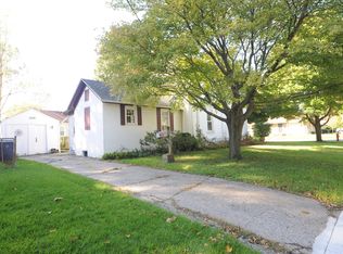 2128 10th St, Peru, IL 61354