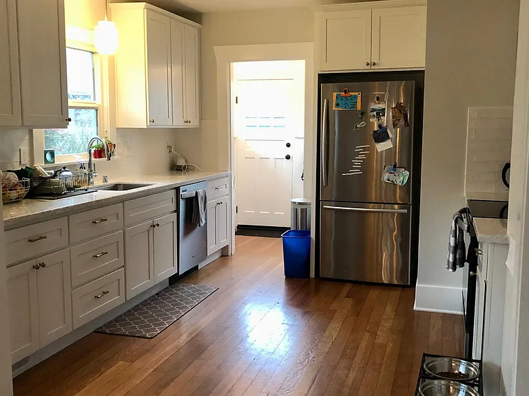 820 S Anderson St — Photo 6
