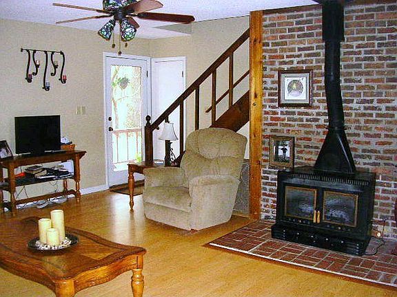Family room w/ gas log stove