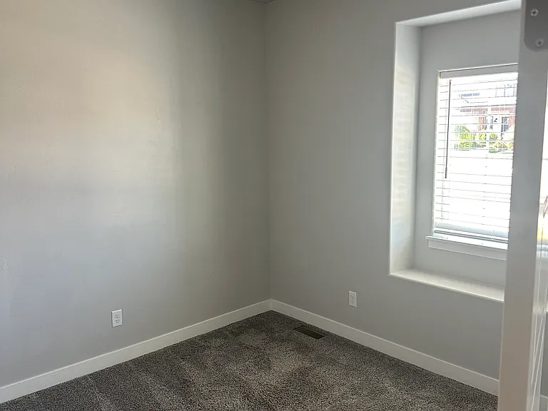 731 Mossview Ave — Photo 5