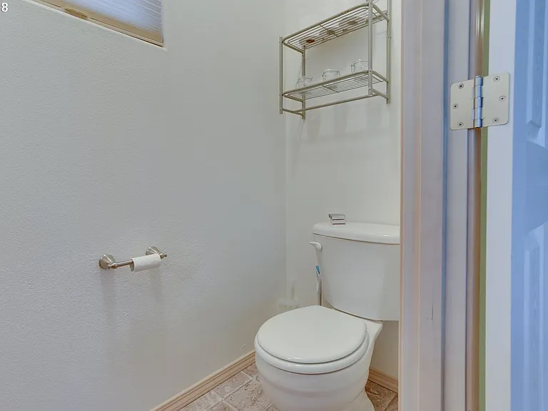 8800 N Drummond Ave — Photo 15