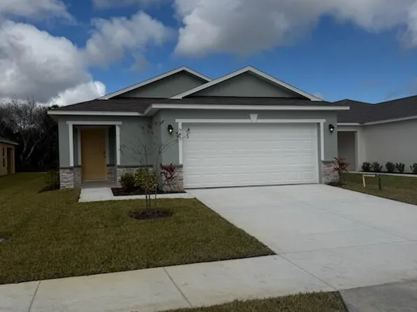 561 Richmond Cir SW, Palm Bay, FL 32908