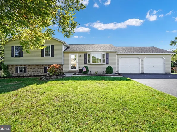 129 Yellowstone Ln, Stewartstown, PA 17363