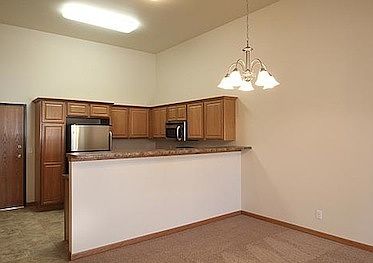 4th image of 1620 Lincoln Dr Unit 103
