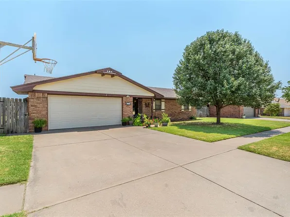 1006 Stonegate Dr, Weatherford, OK 73096
