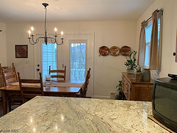 4th image of 362 Highland Dr