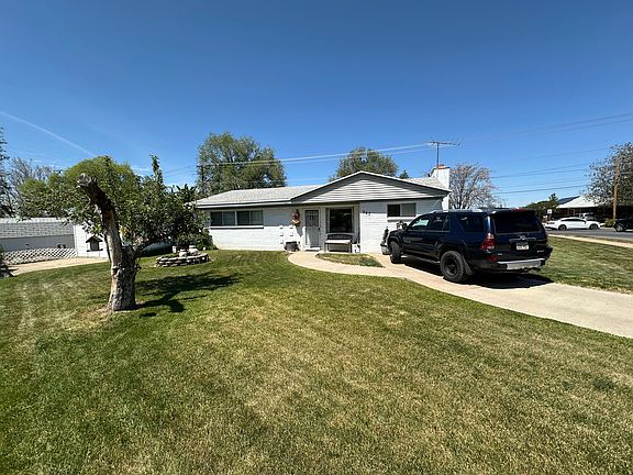 2nd image of 367 N Hawthorne Dr