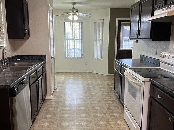 3rd image of 3402 Woodlake Dr