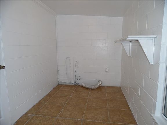 5th image of 2537 Dons Pl