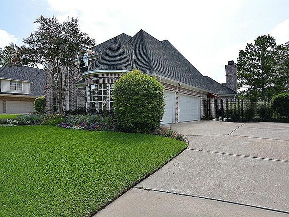 3rd image of 2507 Autumn Shore Cir