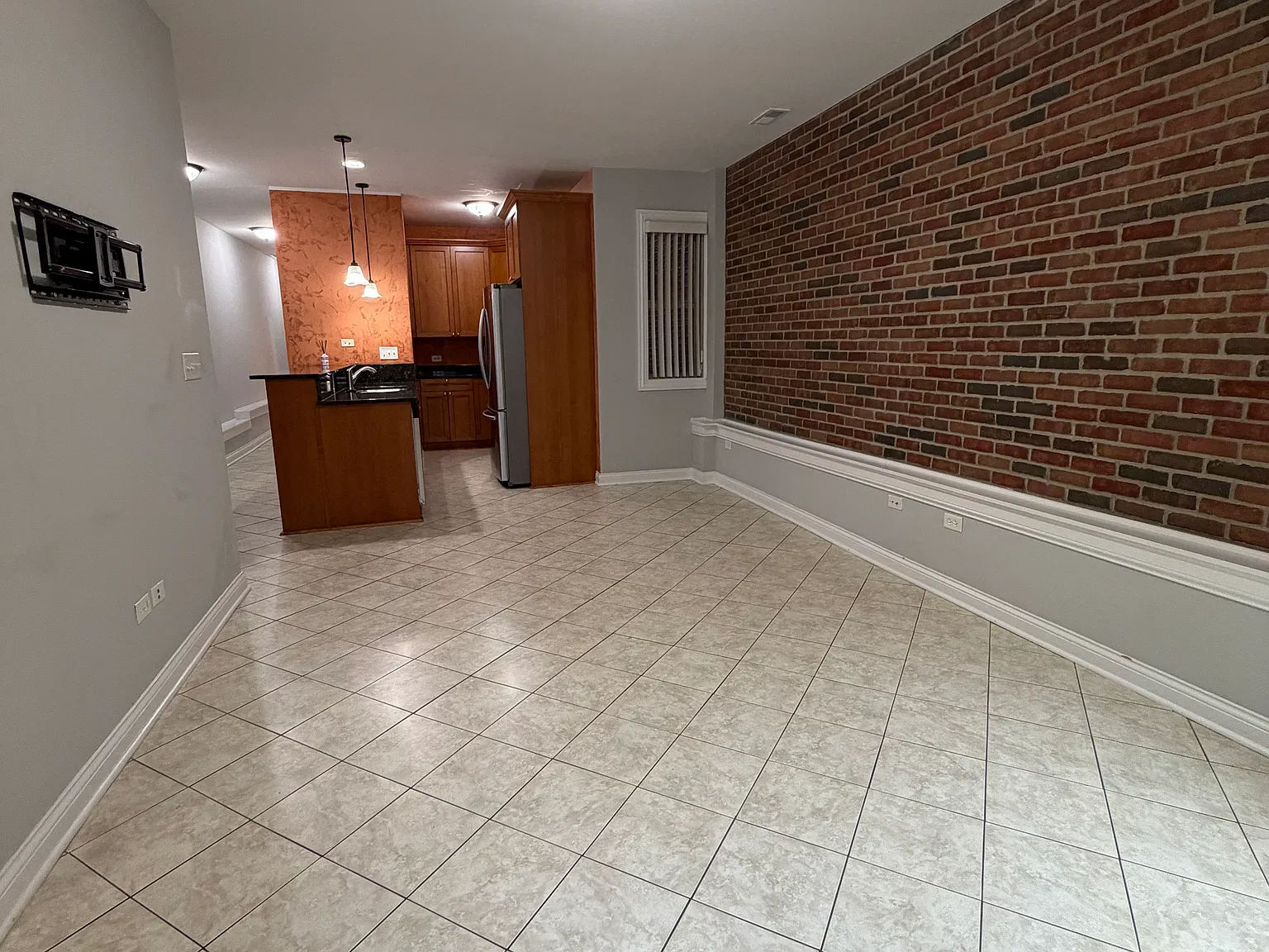1 bed, 750 sqft, $1,700 — Photo 3