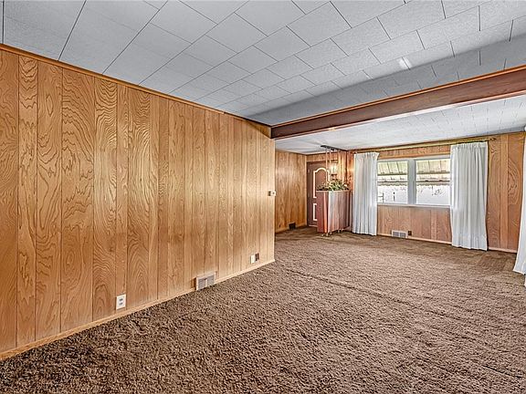 3rd image of 111 Pine Dr
