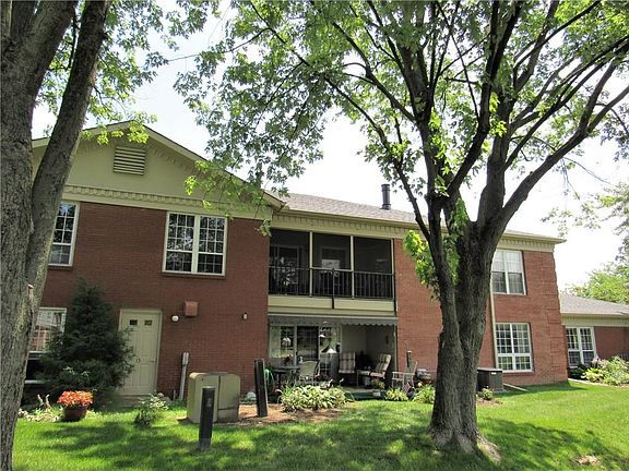 2nd image of 7468 Lions Head Dr APT C