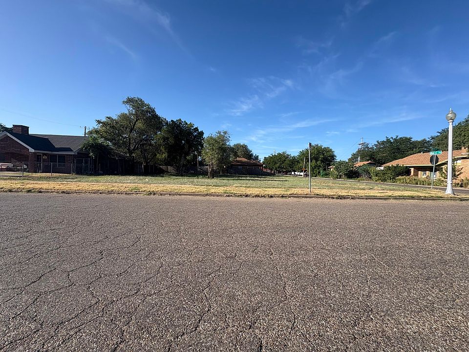 2nd image of 1811 17th St