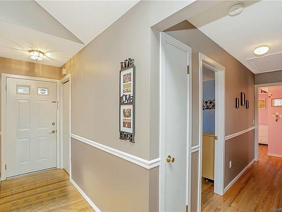 3rd image of 82 Woodland Dr