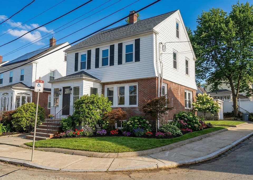 1st image of 79 Huron Cir