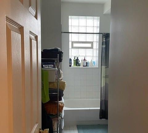 5th image of 4519 N Whipple St #1