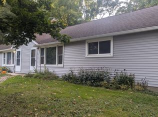 693 Pontiac Rd, Oxford, MI 48371