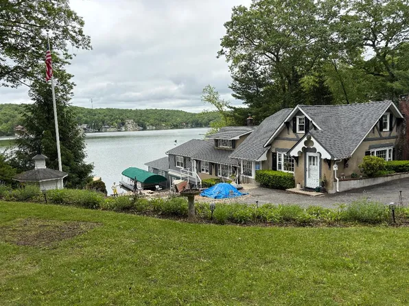 321 Maxim Dr #C, Hopatcong, NJ 07843