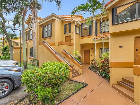 4th image of 15563 Miami Lakeway N #***