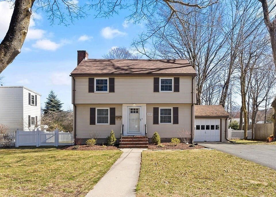 229 Vernon St Wakefield MA 01880 Zillow