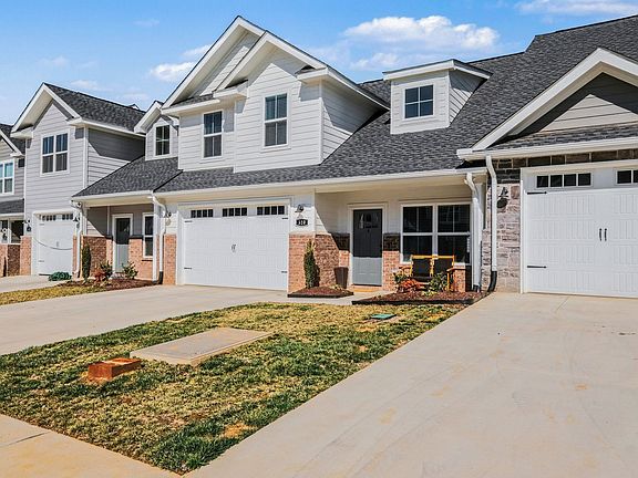 3rd image of 510 Rohan Dr