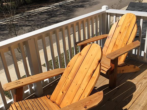 WEST FACING EXPOSURE! 