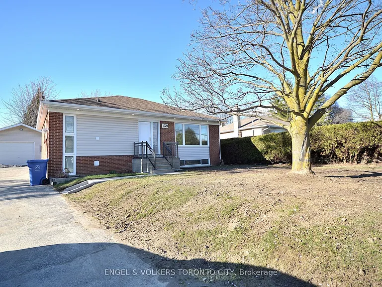 139 Queen St #MAIN FLOOR — Photo 2