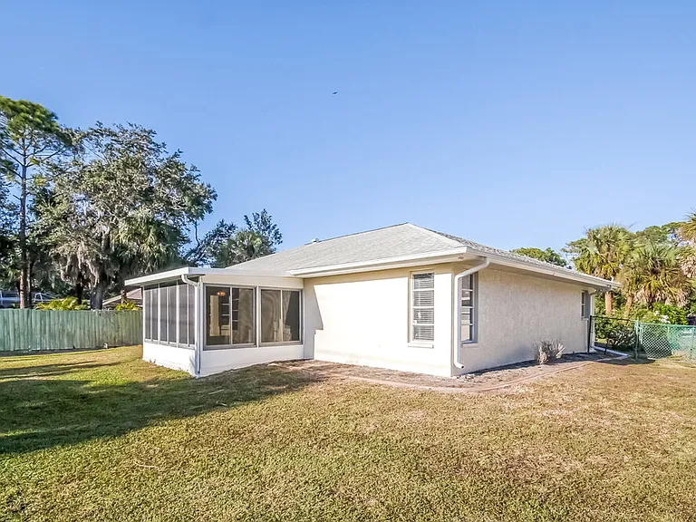 848 Guild Dr — Photo 17