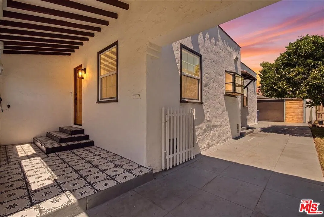 3 bed, 2.0 bath, 1618 sqft, $4,000 — Photo 3