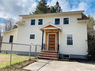 258 High St, South Paris, ME 04281
