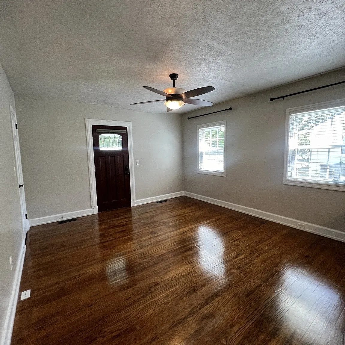 2 bed, 859 sqft, $1,500 — Photo 4
