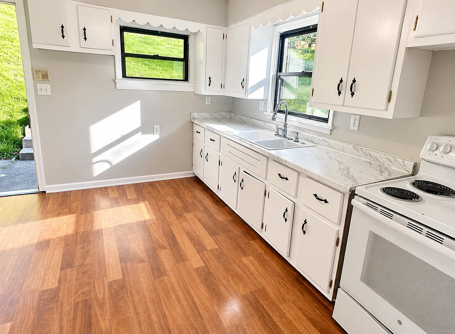 3 bed, 1056 sqft, $1,450 — Photo 3