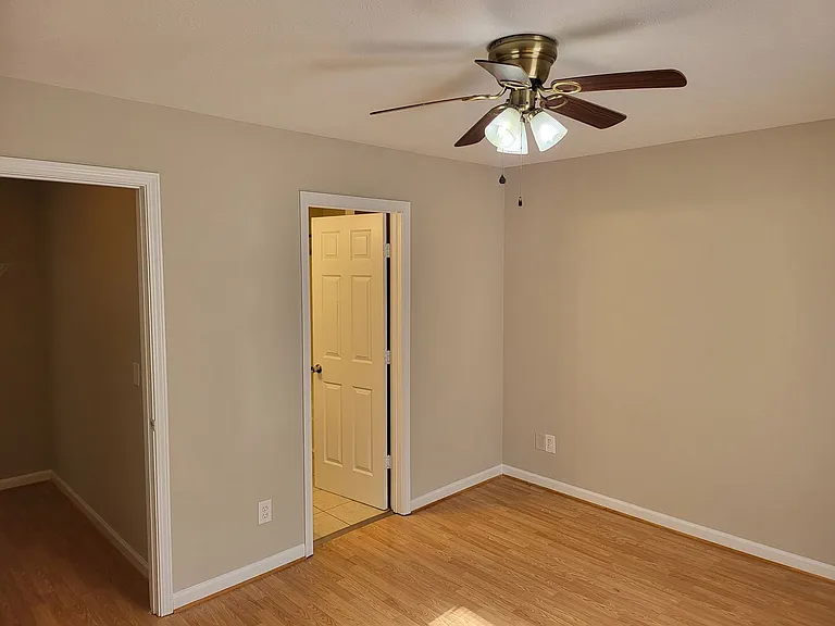 1900 Peaceful Brook Dr — Photo 11