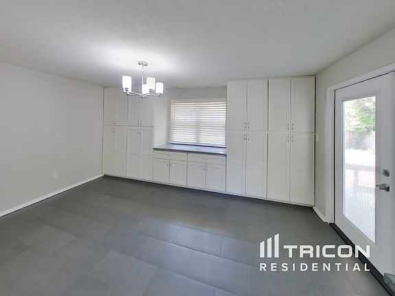 5th image of 160 Christina Dr