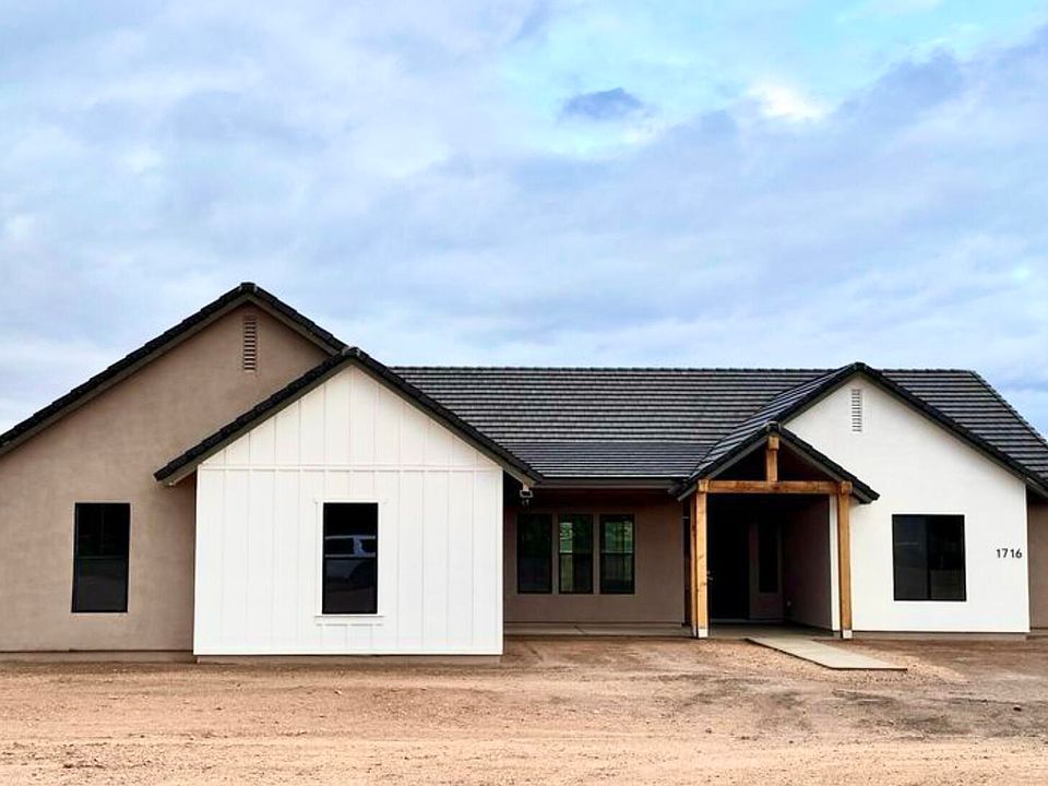 1st image of 1716 W Lucky Lane
