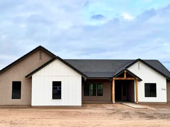 1716 W Lucky Lane, Queen Creek, AZ 85144